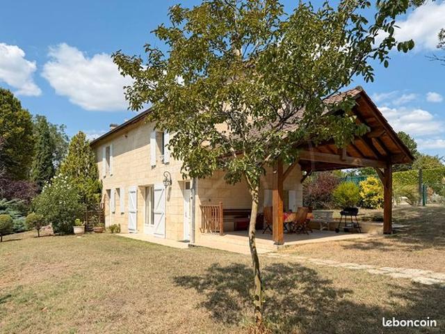 Propriété 10 pièces 241 m²