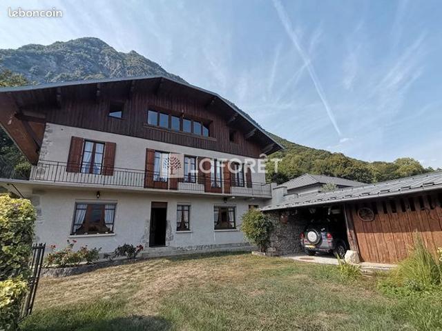 Propriété 10 pièces 249 m²