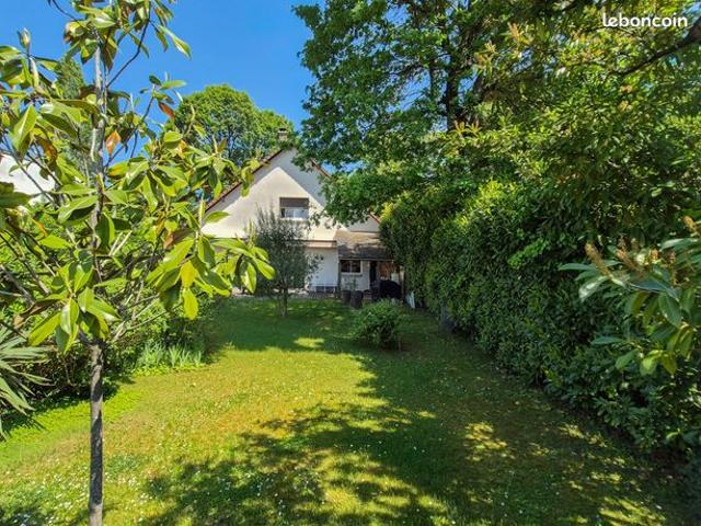 Propriété 10 pièces 250 m²