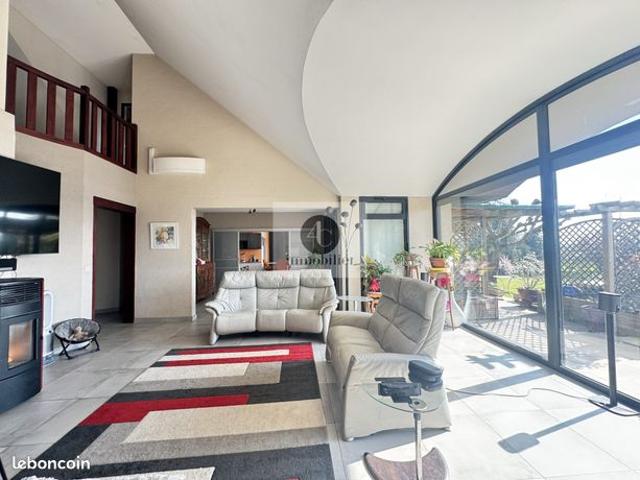 Propriété 10 pièces 276 m²