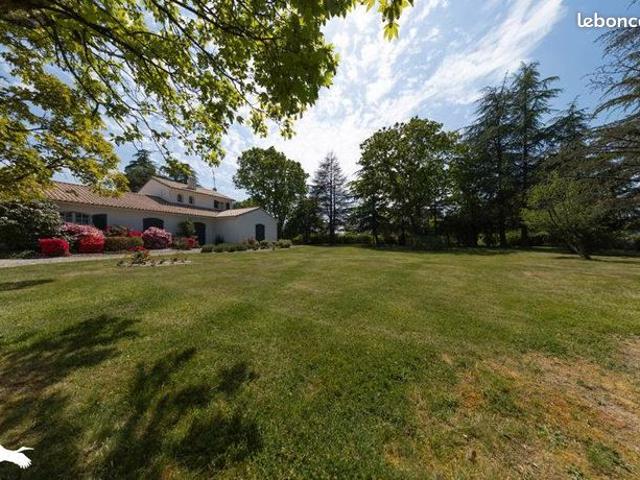 Propriété 10 pièces 285 m²