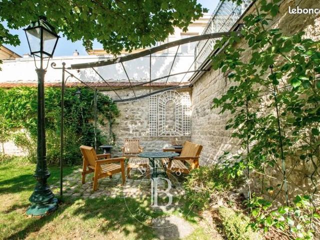 Propriété 10 pièces 295 m²