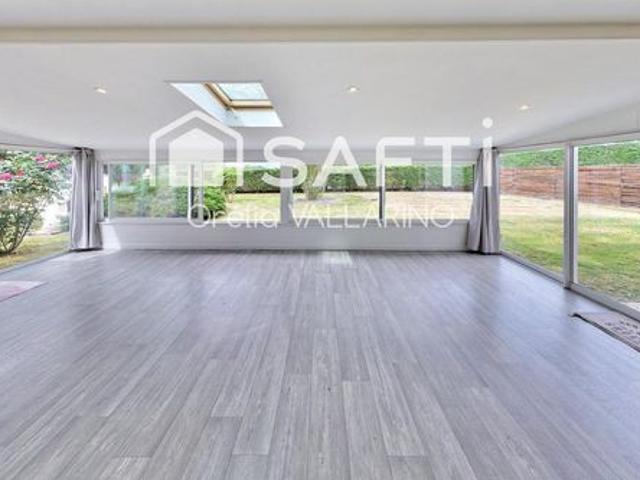 Propriété 10 pièces 220 m²