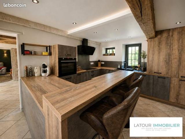 Propriété 10 pièces 220 m²