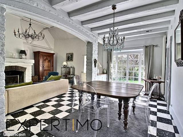 Propriété 10 pièces 237 m²