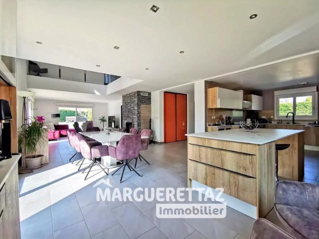 Propriété 10 pièces 352,81 m² habitables avec piscine et jacuzzi