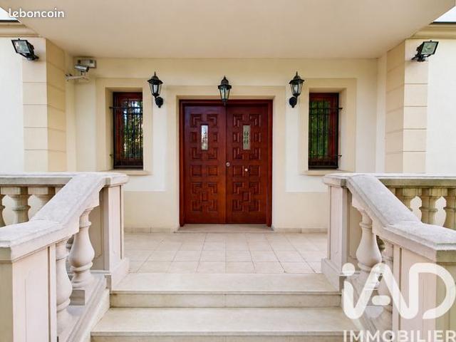 Propriété 10 pièces 358 m²