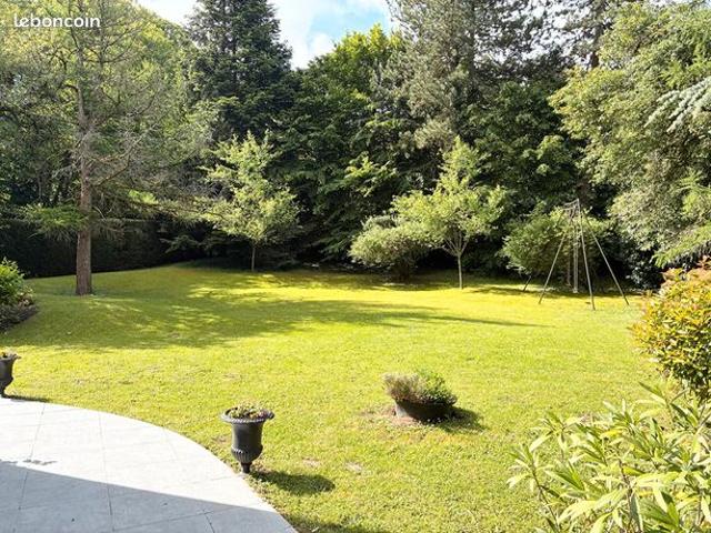 Propriété 10 pièces 382 m²