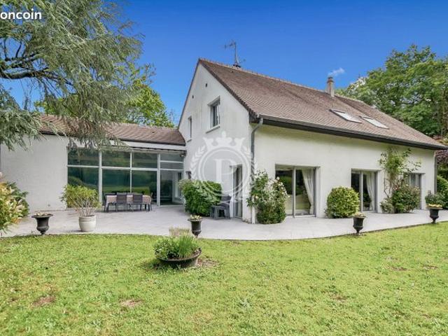 Propriété 10 pièces 382 m²