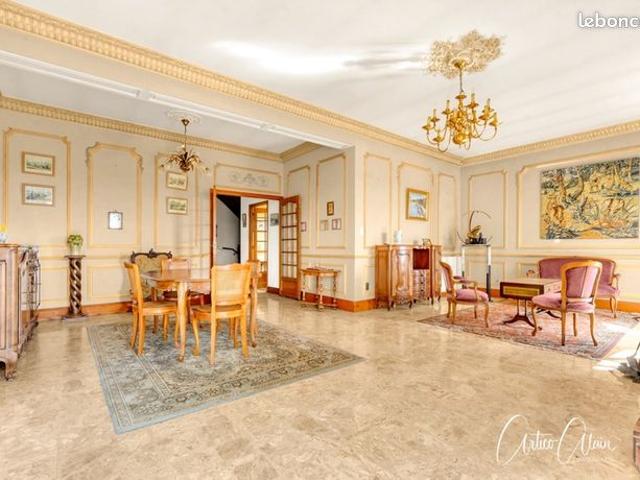 Propriété 10 pièces 326 m²