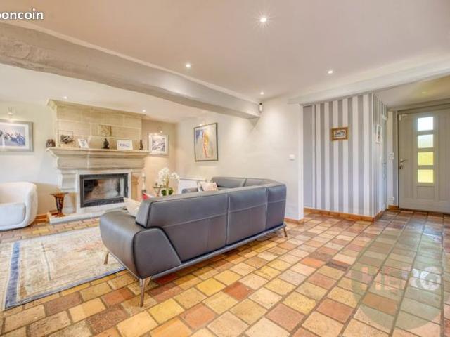 Propriété 11 pièces 208 m²