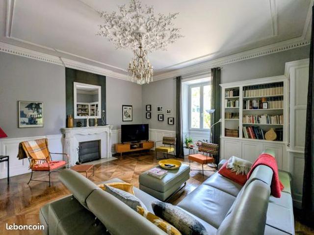 Propriété 11 pièces 528 m²