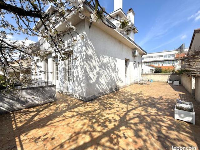 Propriété 12 pièces 226 m²