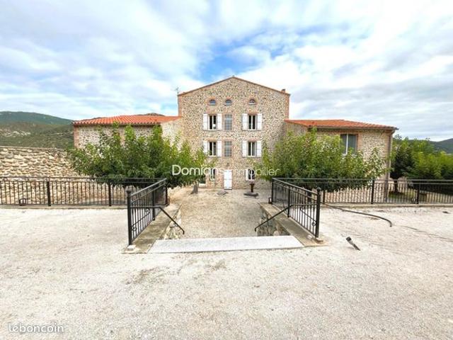 Propriété 12 pièces 450 m²