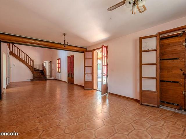 Propriété 11 pièces 523 m²