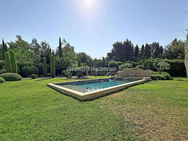 Propriété 150 m2 garage 28m² piscine jaccuzi 150m² Noves