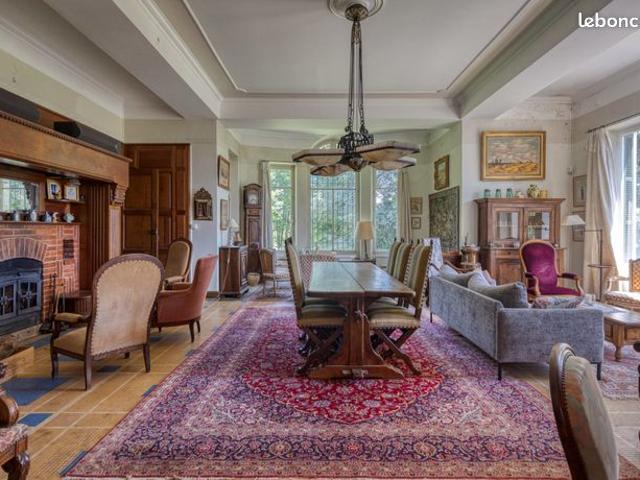 Propriété 17 pièces 528 m²