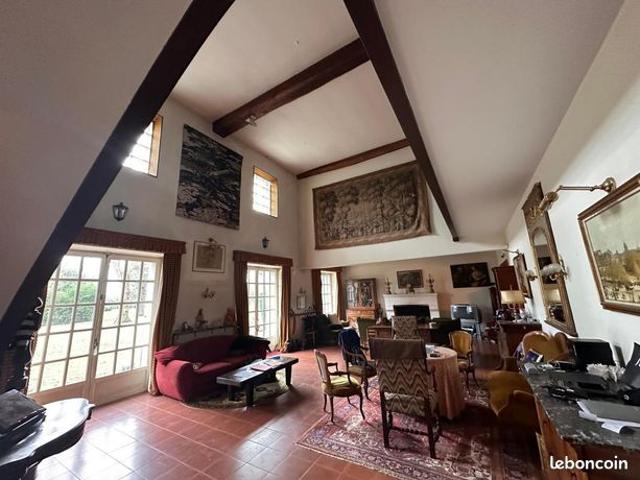 Propriété 17 pièces 700 m²