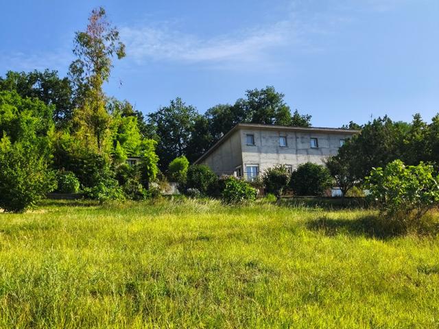 Propriété 190 m2 habitables, 5 chambres sur 2 hectares avec. 190m² Piquecos