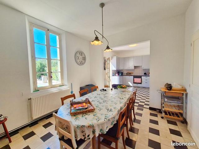 Propriété 8 pièces 200 m²