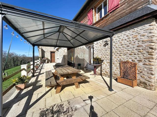 Propriété 23 ha, prairie, bois 178m² Péré
