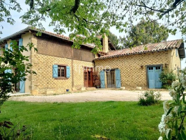 Propriété 275 m² avec piscine