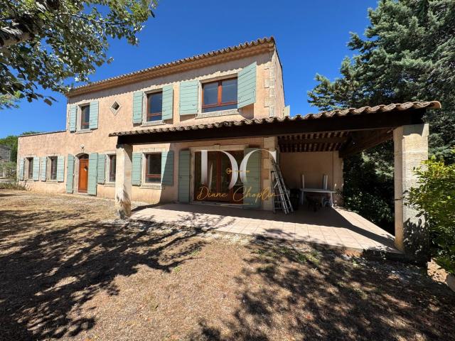 Propriété 290 m² avec vue sur les Alpilles à Saint Rémy de 290m² Saint Rémy de Provence