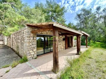 Propriété 2 pièces 132 m²