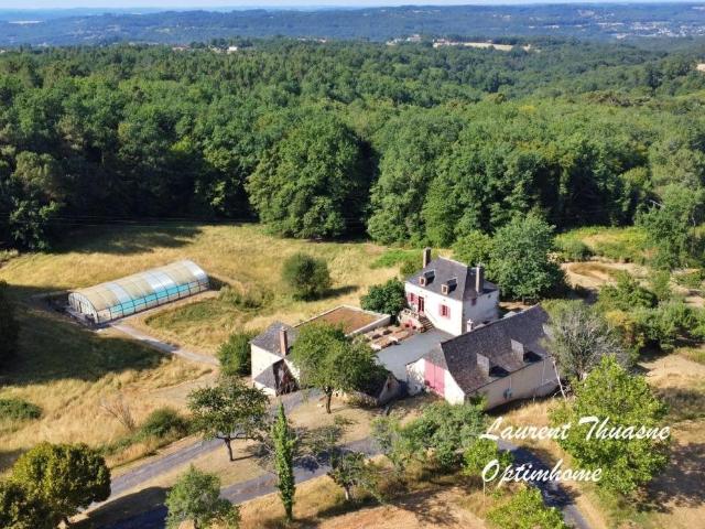 Propriété 30 pièces 980 m² sur 26 hectares de bois et pairie. 984m² Châtres
