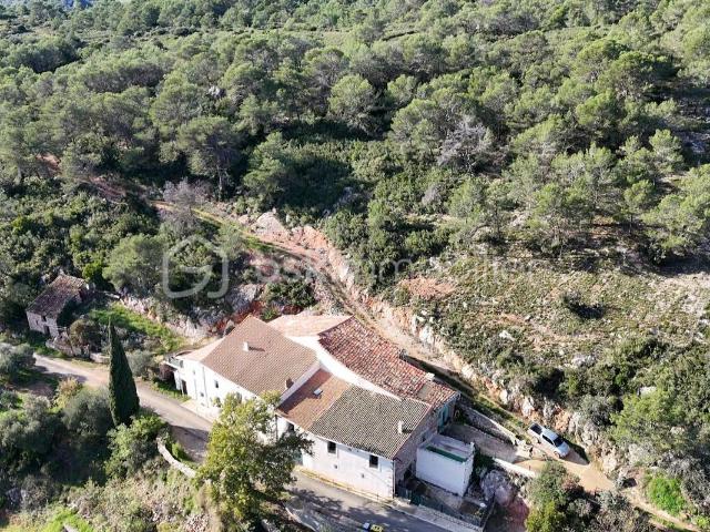PROPRIETE 326 M2 PROCHE DE SAINT CHINIAN LOGEMENT + GITES SUR 8500 M2 DE TERRAIN
