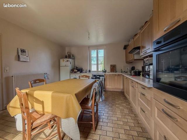 Propriété 7 pièces 160 m²