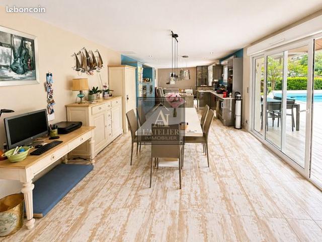 Propriété 7 pièces 176 m²