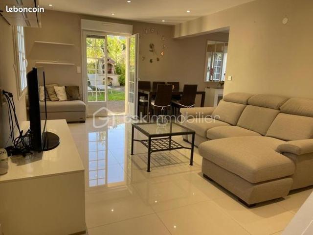 Propriété 7 pièces 179 m²