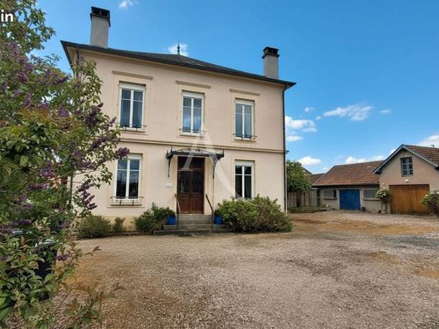 Propriété 7 pièces 195 m²