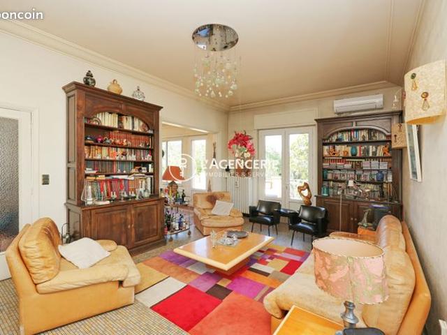 Propriété 7 pièces 200 m²