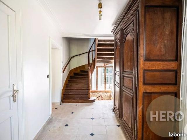 Propriété 7 pièces 202 m²