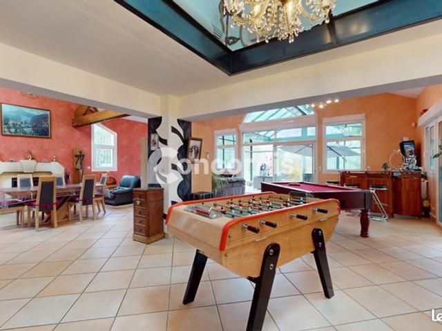 Propriété 7 pièces 220 m²
