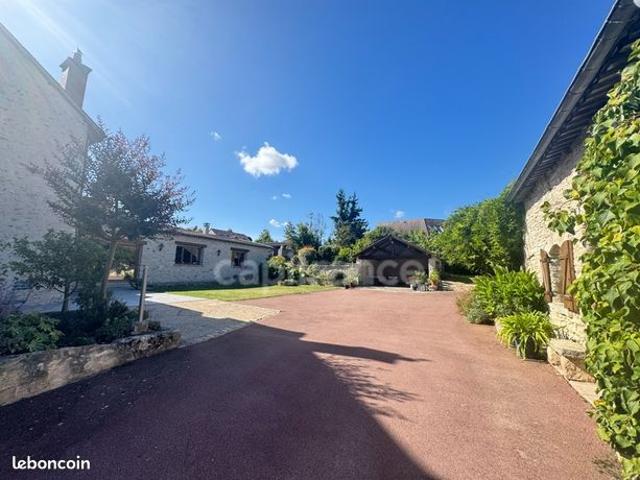Propriété 7 pièces 230 m²