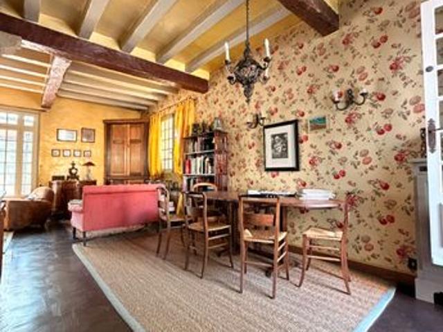 Propriété 7 pièces 230 m²