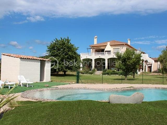 Propriété 7 pièces, 230 m² et 9070 m² de terrain
