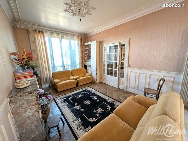 Propriété 7 pièces 243 m²