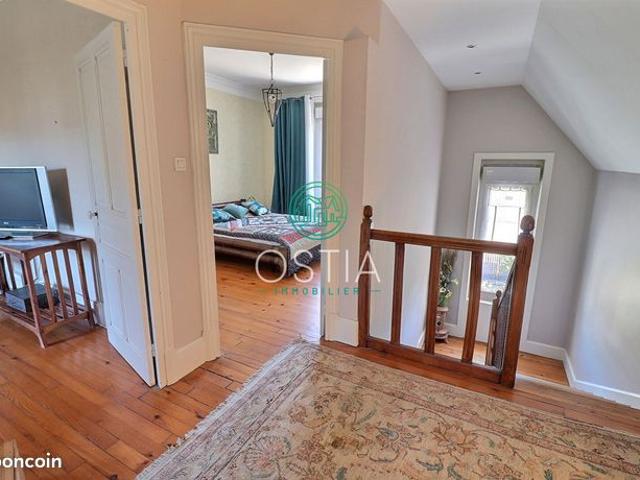 Propriété 7 pièces 250 m²