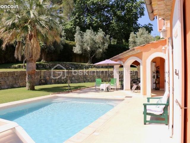 Propriété 7 pièces 250 m²