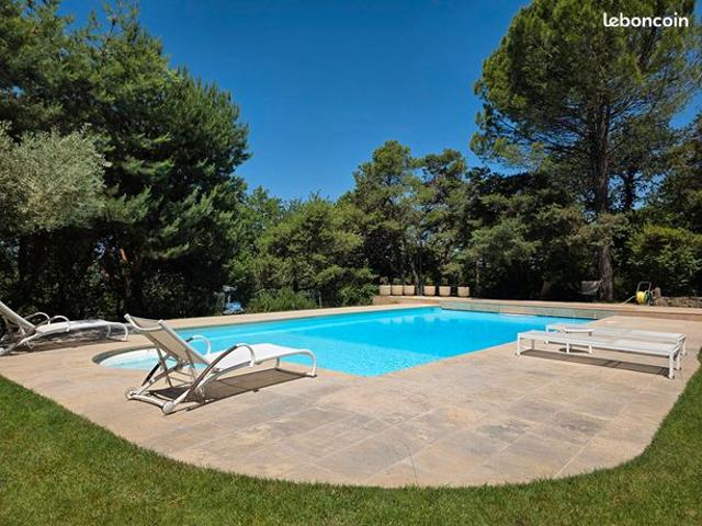 Propriété 10 pièces 267 m²