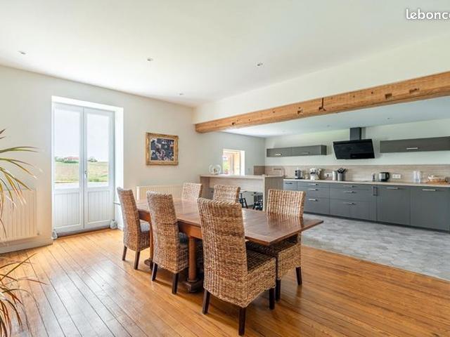 Propriété 7 pièces 360 m²
