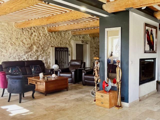 PROPRIETE 515 M2