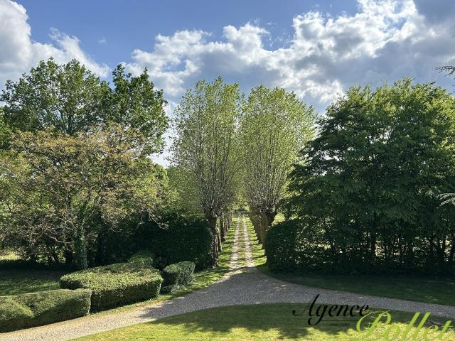 Propriété 4,7 ha avec étang: maison fin XIXème, dépendance, cave, prairie