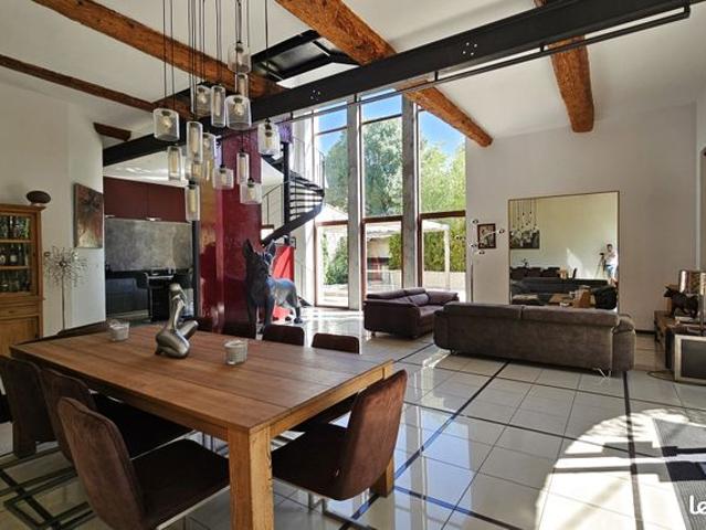 Propriété 4 pièces 170 m²