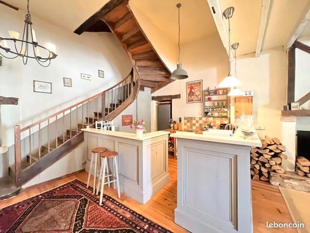 Propriété 4 pièces 173 m²