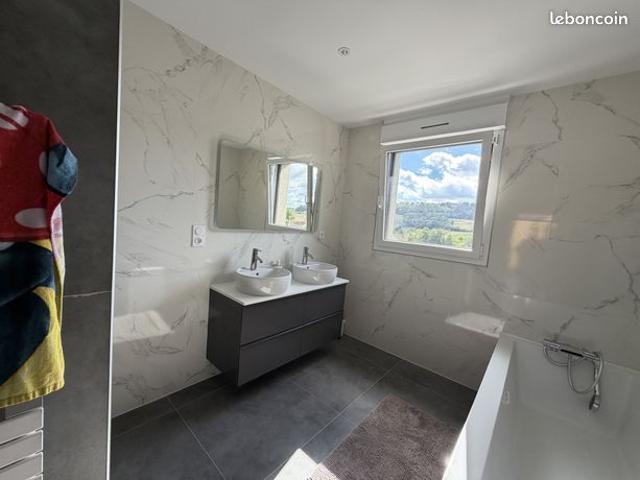 Propriété 4 pièces 246 m²